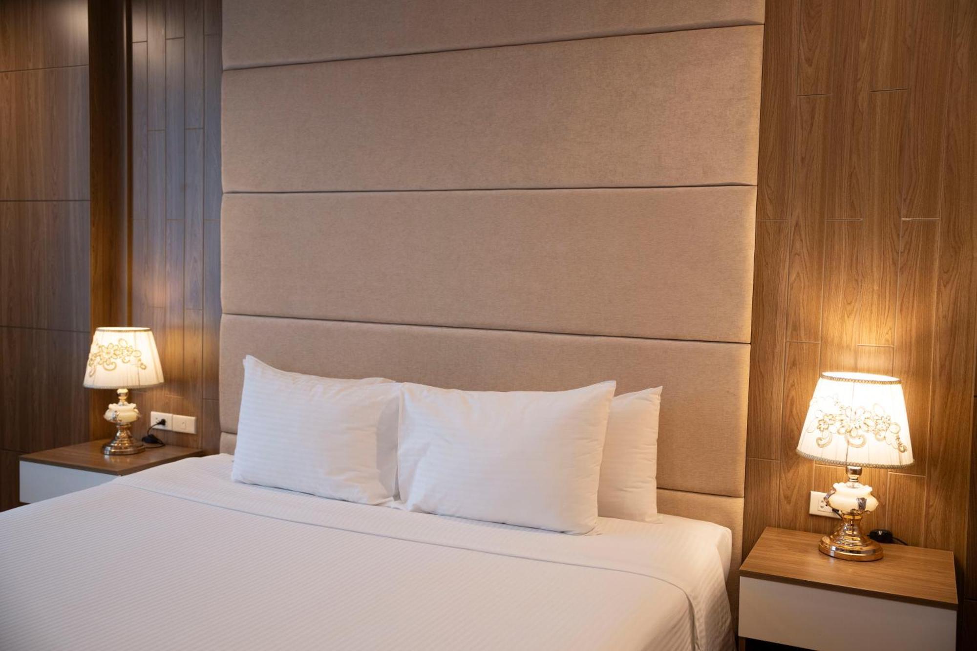 Muong Thanh Grand Hanoi Hotel Bagian luar foto