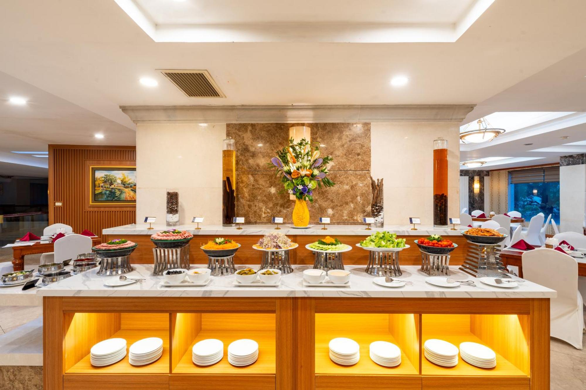 Muong Thanh Grand Hanoi Hotel Bagian luar foto